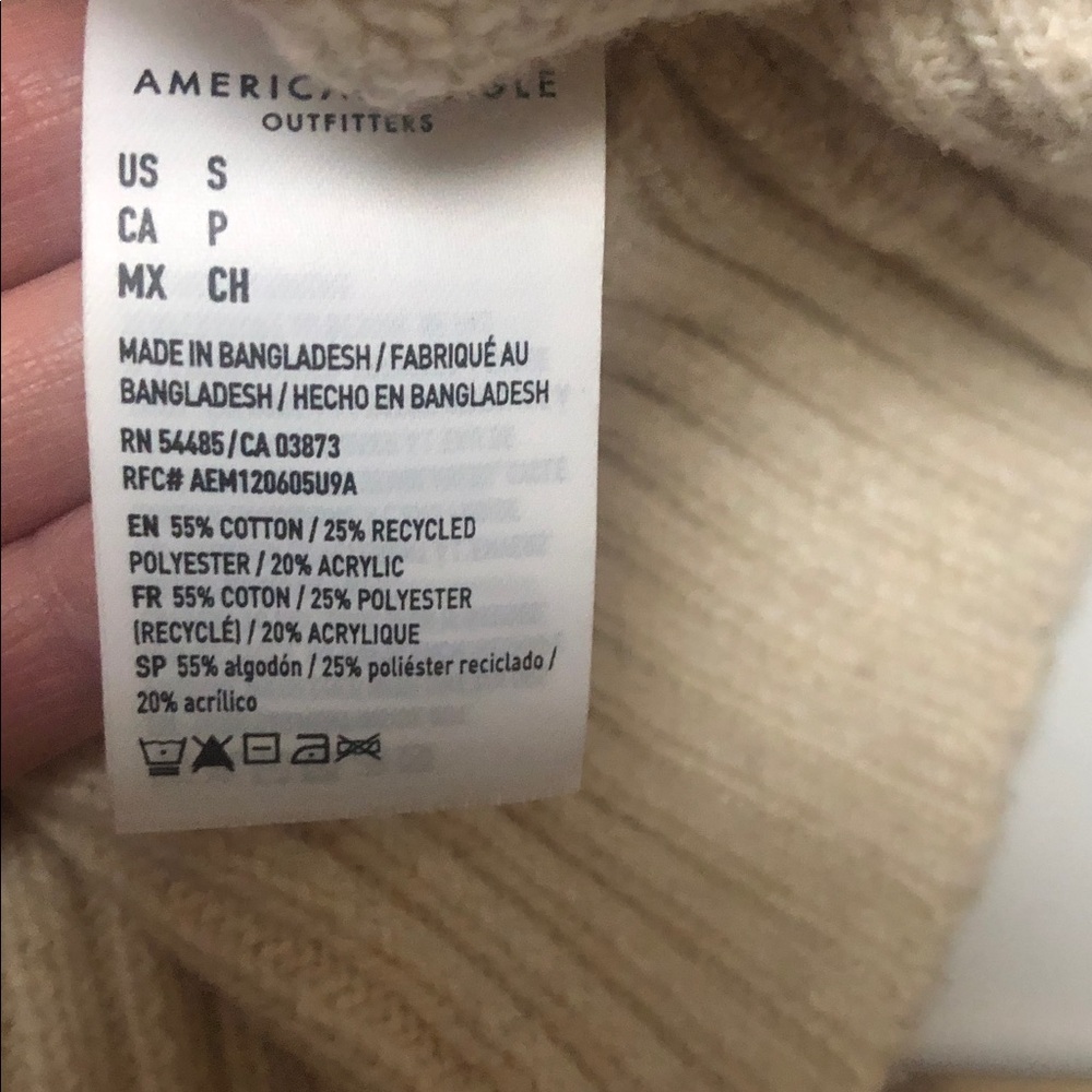 American Eagle Rare Woman’s Sm Snoopy Sweater Mock Turtleneck Like New - Picture 7 of 7